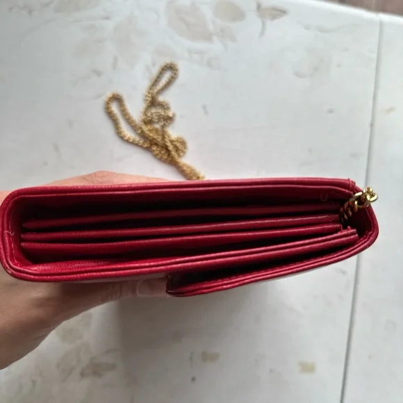 ✨Vintage Designer Oleg Cassini ✨ Vintage Red Soft Leather Clutch Crossbody Gold - Picture 6 of 16